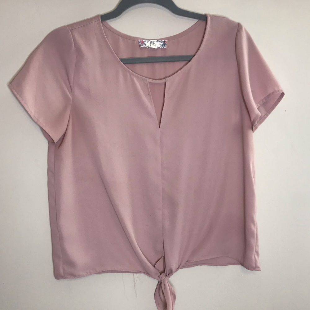 Mauve Silky top! Tie in the front